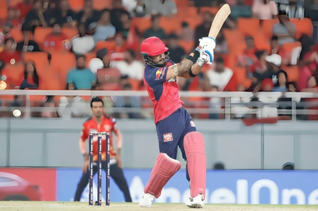 batters who hit the most sixes
