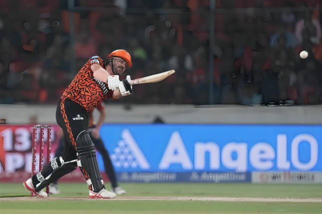 batters who hit the most sixes