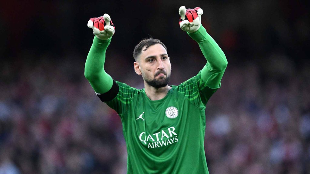 Top 5 Best Football Goalkeepers in the World Right Now (2025)