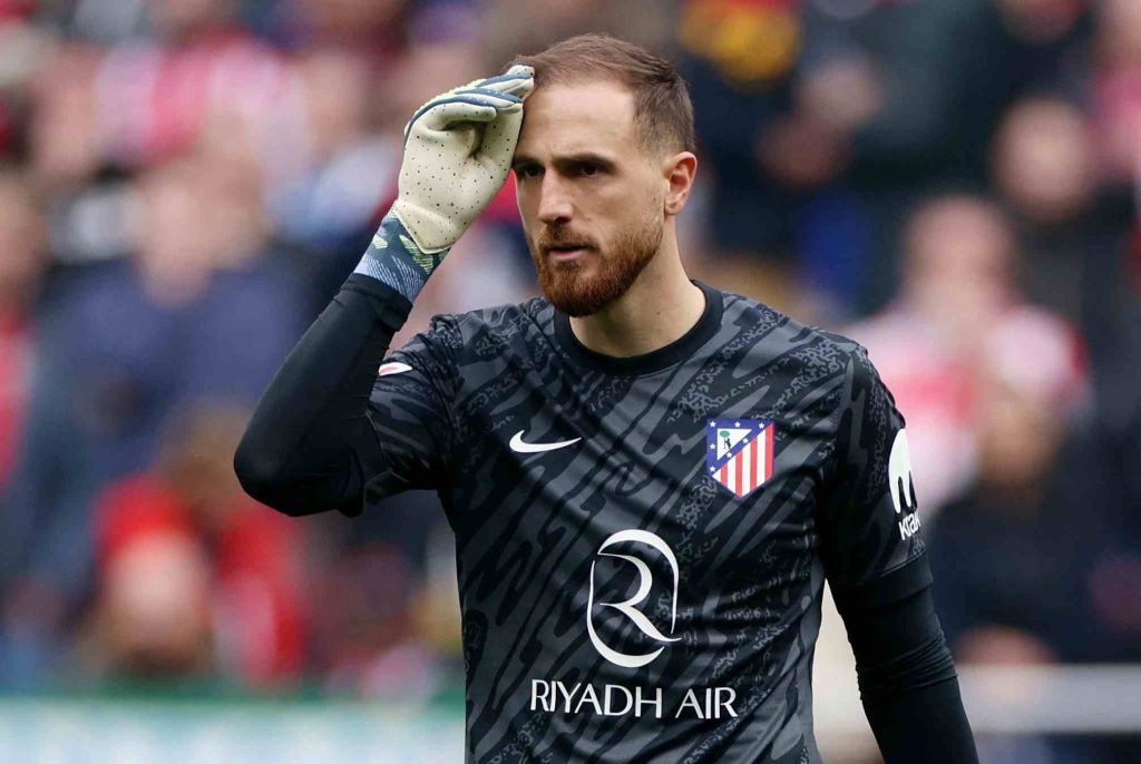 Top 5 Best Football Goalkeepers in the World Right Now (2025)
