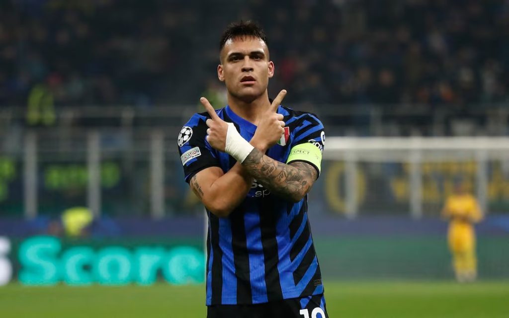 Top 5 Best Football Strikers in the World