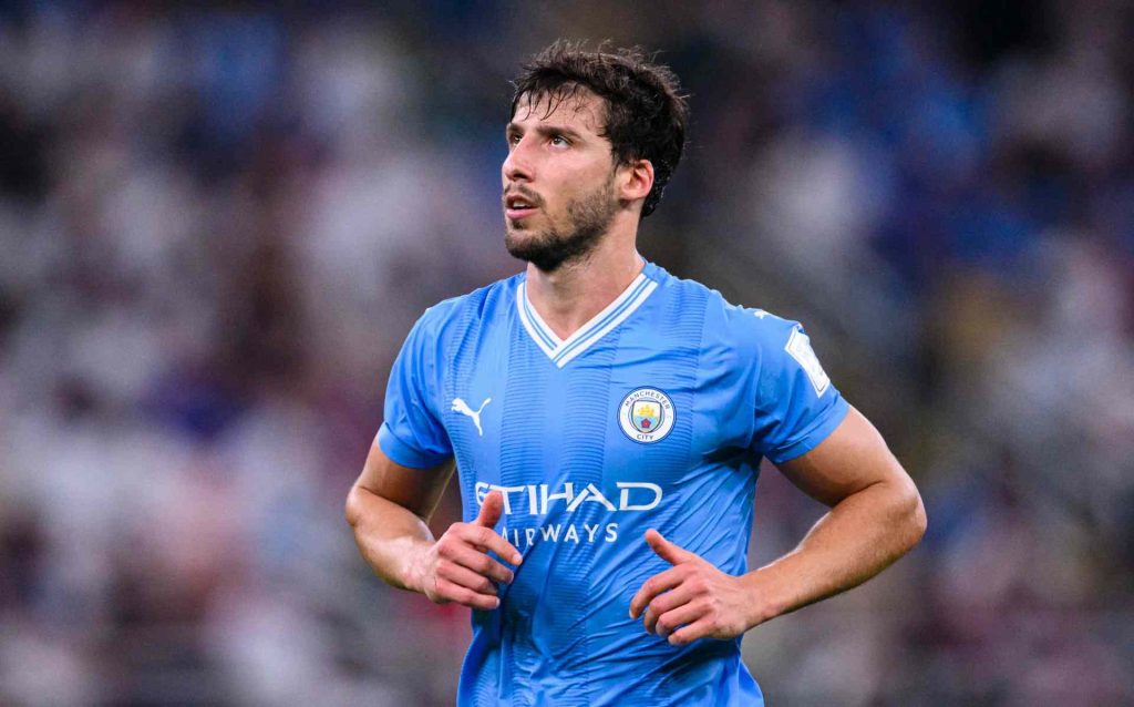 Top 5 Best Football Defenders in the World (2025)