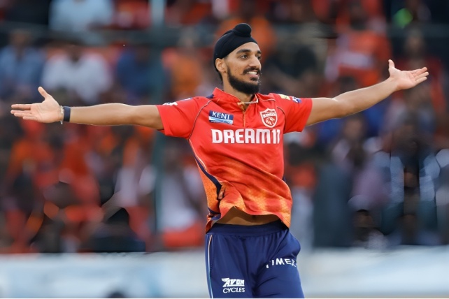 Bowlers with Most Dot Balls in IPL 2025