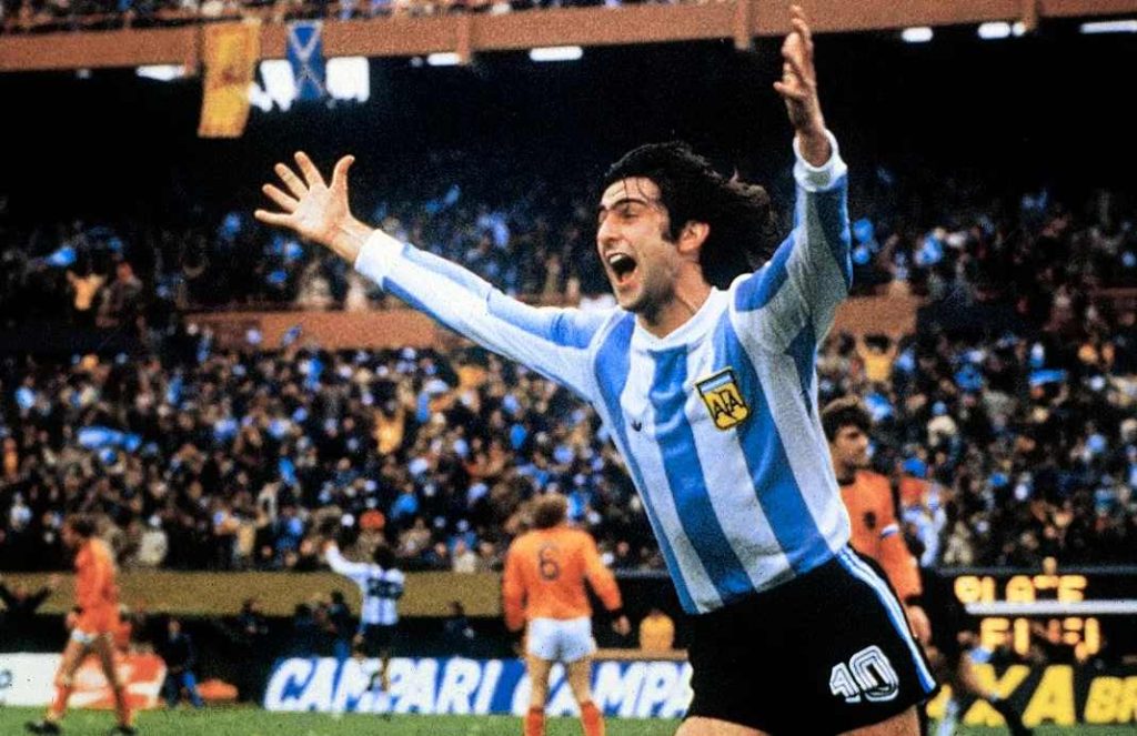 Top 5 Greatest Argentine Footballers of All Time