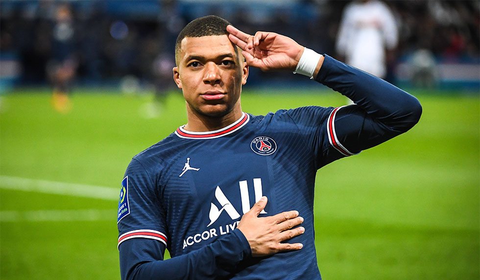 Top 10 Most International Club Goals Scorers in Football History