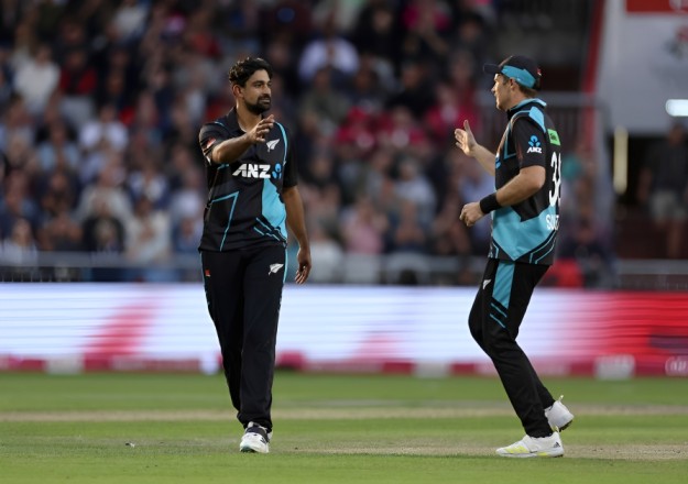 Bowler-Fielder Partnerships in T20