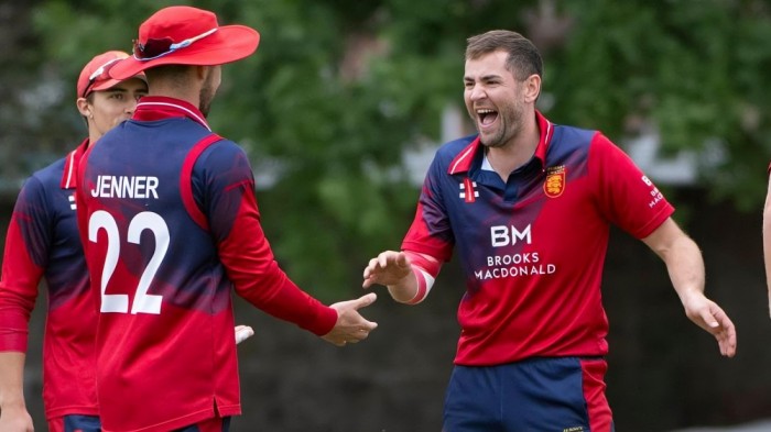 Bowler-Fielder Partnerships in T20